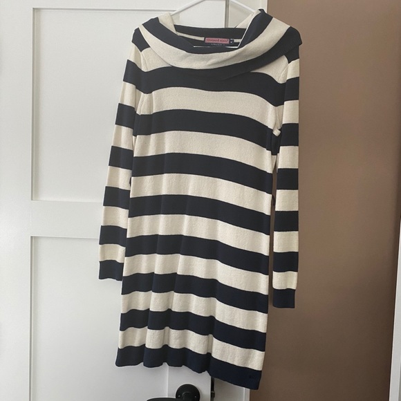 Vineyard Vines Sweater Dress - Picture 1 of 4